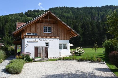 Chalet - Apartment - Mit Liebe dekoriert