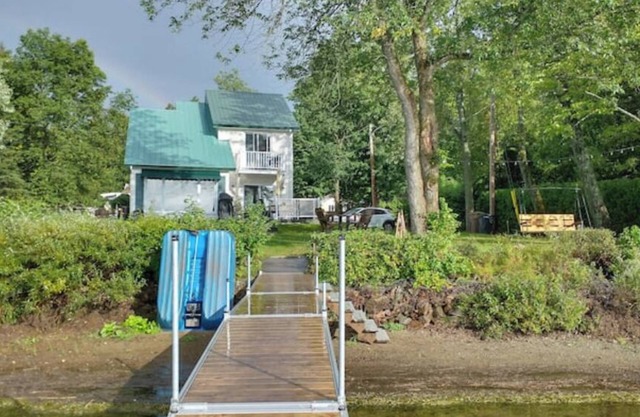 Chalet Au Quai des 3 Lacs. Waterfront with SPA at Val des Sources.