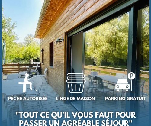 Chalet avec terrasse sur pilotis vue sur l'étang