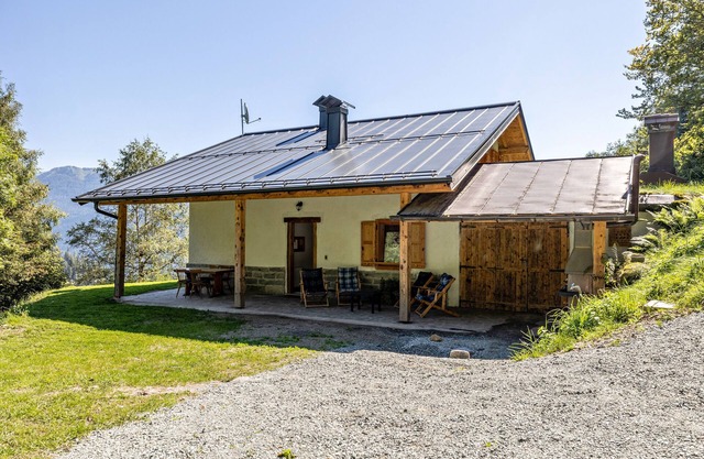 Chalet 'Baita Cisina' con vistas a la montaña, terraza privada y Wi-Fi