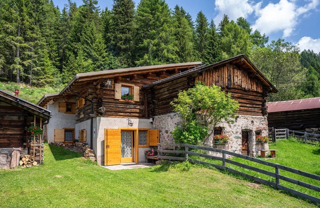 Chalet 'Baita Naibiz' con vistas a la montaña, terraza privada y Wi-Fi