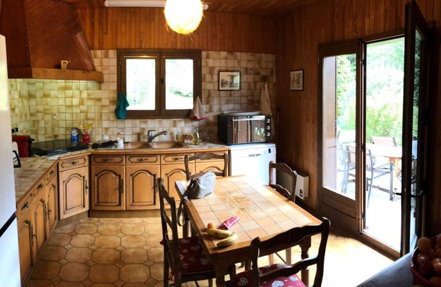 Chalet Bernex, 4 dormitorios, 10 personas