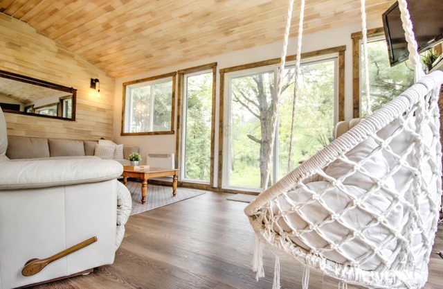 Chalet Blanc /Waterfront ( kayak, paddle board ) spa activities