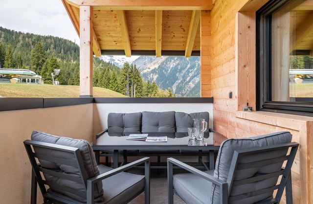 Chalet "Blosegghof Almwiese" con vistas a la montaña, terraza privada y wifi