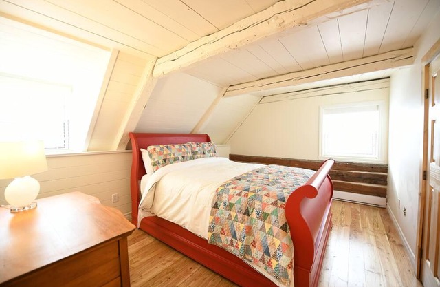 CHALET CLOSE TO MONT SAINTE ANNE (BECASSINE)