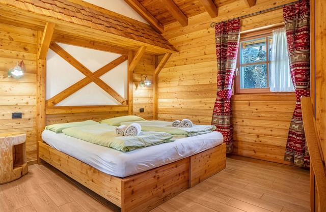 Chalet 'Camping Faè' con vistas a la montaña, terraza privada y Wi-Fi