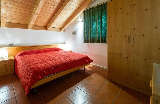 Chalet "Camping Park Dolomiti Village" con vistas a la montaña, piscina compartida y Wi-Fi