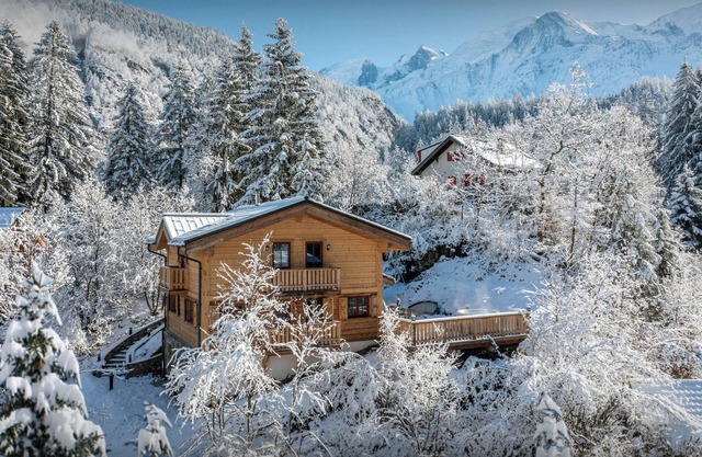 Chalet Choquette - secluded family break for 7 with spa - OVO Network