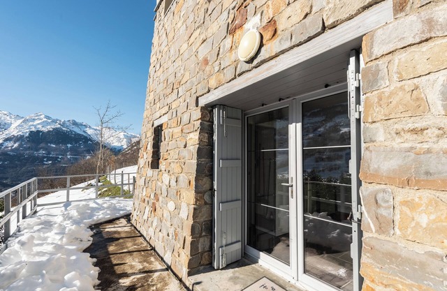 Chalet 'De Sers' con vistas a la montaña, terraza privada y Wi-Fi
