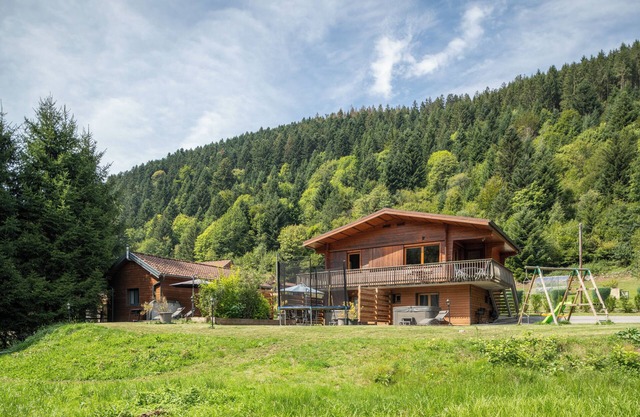 Chalet du Bouchot 2: private spa, play area, 4p