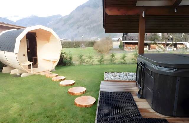 Chalet 'Familiale Avec bañera de hidromasaje' con vistas a la montaña, terraza privada y Wi-Fi