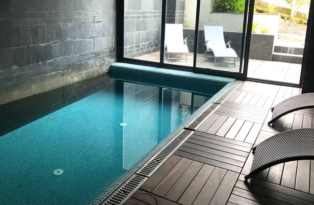 Chalet para 8 personas con piscina interior climatizada y jardín a 400 m. playa