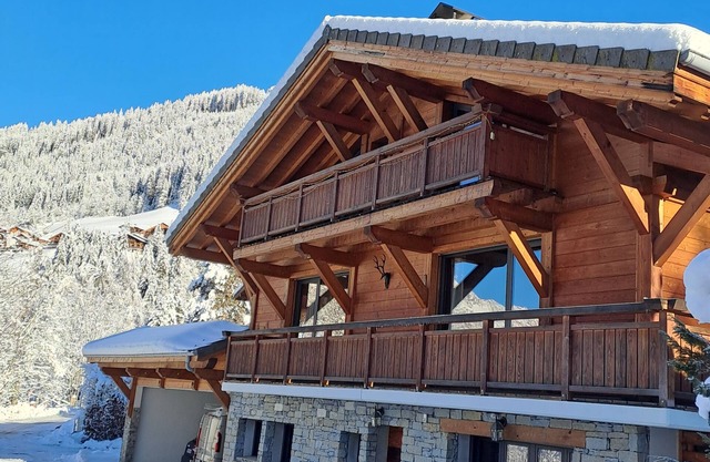 CHALET 15 personas en la entrada a Chatel, con sauna, jacuzzi, sala de cine