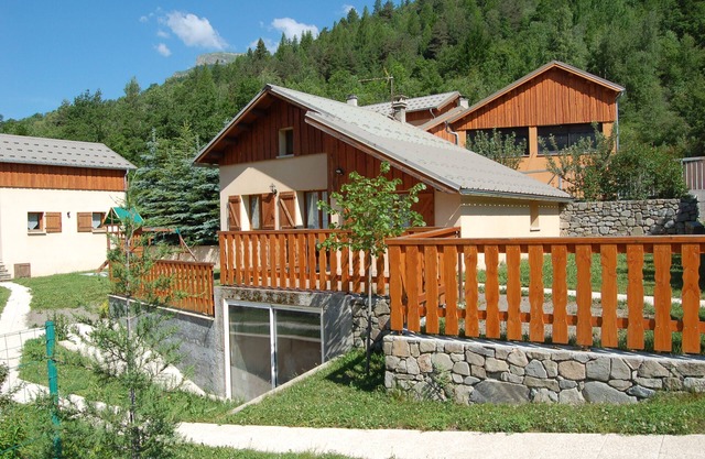 Chalet 'Génépi 6 Personnes' con vistas a la montaña, terraza privada y Wi-Fi