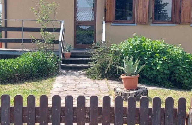 Chalet "Grazia" se encuentra en la meseta de Pizzorne en una zona tranquila.