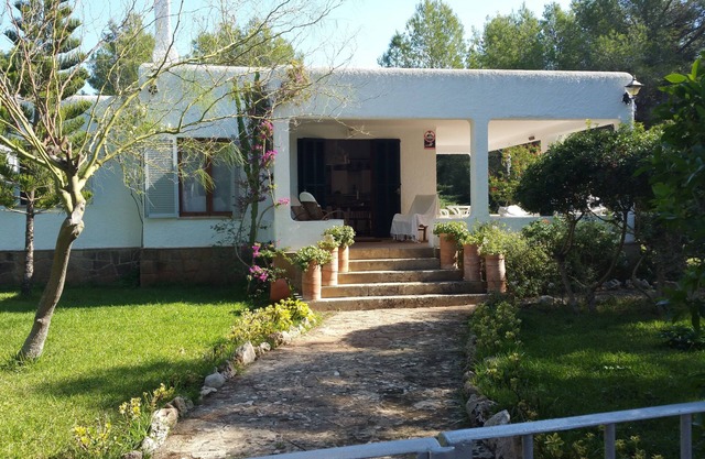 Chalet junto al mar en zona muy tranquila con 1.700 m de pinar