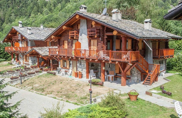 Acogedor Chalet en Antey-Saint-André con Terraza