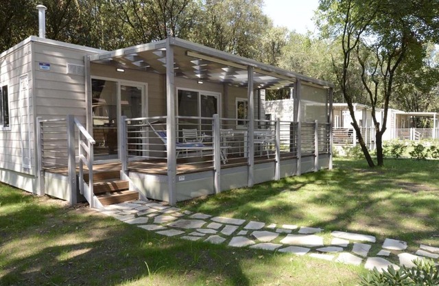 Chalet in Baia Domizia with Private Beach