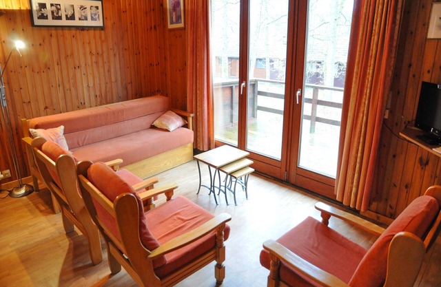 Acogedor chalet de madera con terraza