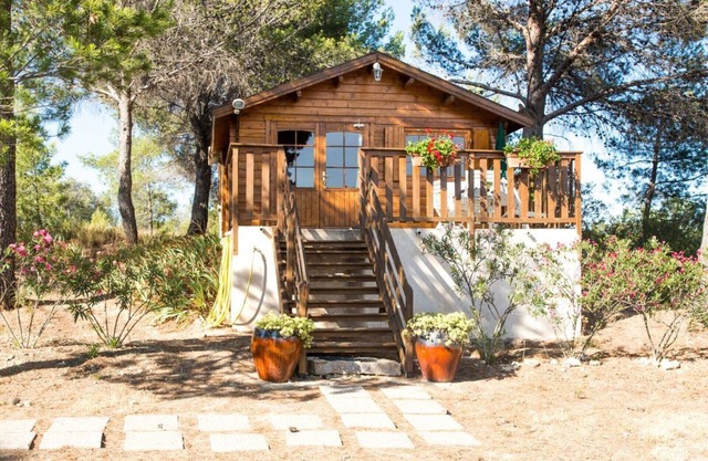 Chalet en un dominio tranquilo de 2 hectáreas con piscina climatizada