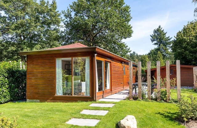 Chalet en Harderwijk con jardín, terraza y piscina compartida
