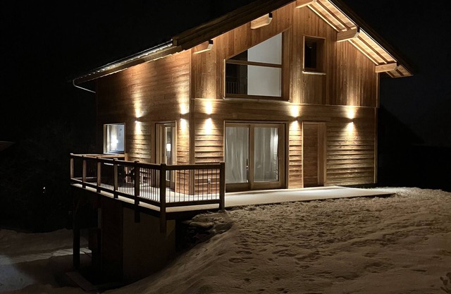 Chalet in the mountains. 5 minutes from the slopes