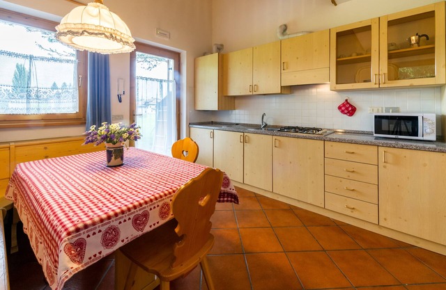 Chalet en Trentino con Piscinas Dentro del Camping Village