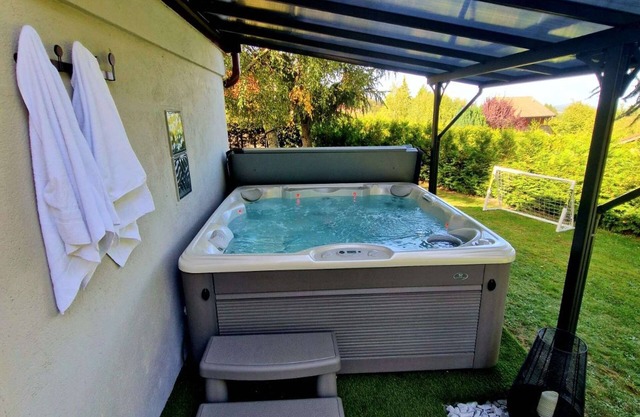 Chalet Jales in the heart of the Massif with SPA