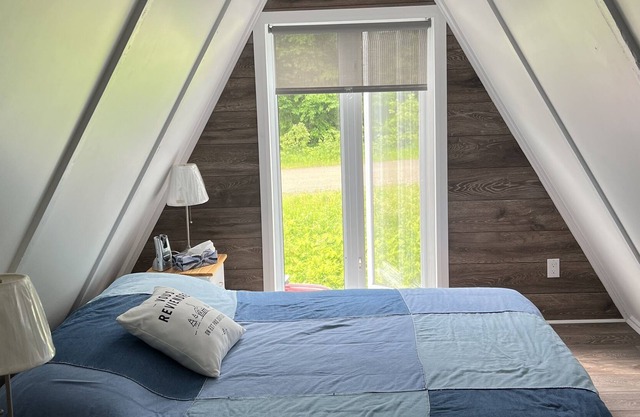 Chalet l'étoile filante with spa and indoor and outdoor fireplace