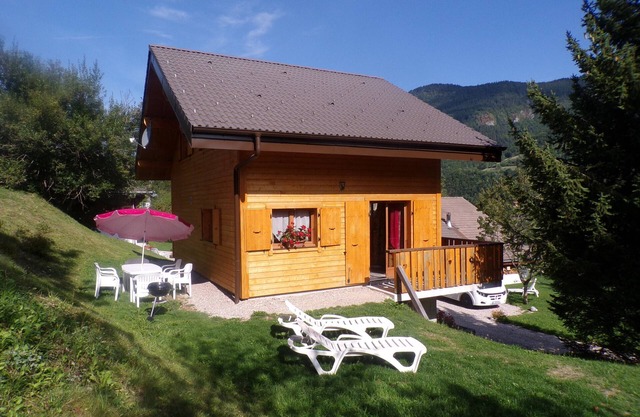 Chalet La Dranse 4 Étoiles con vistas a la montaña, jardín privado y Wi-Fi