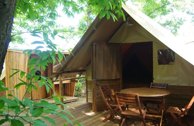 Chalet 'Le Cabanon Camping La Châtaigneraie' with Private Terrace