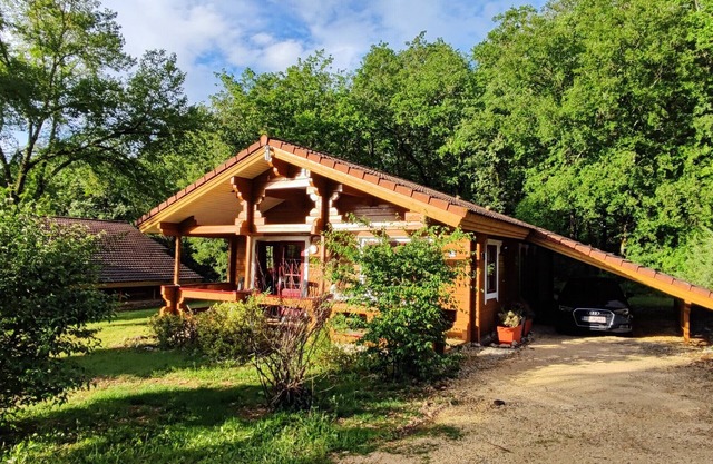 Chalet 'Le Roy' con piscina compartida, terraza privada y Wi-Fi
