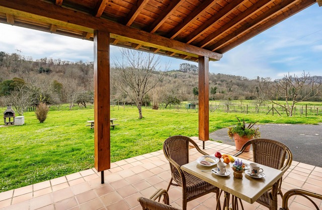 Chalet 'Les Cuartes 1' con vistas a la montaña, terraza privada y jardín privado