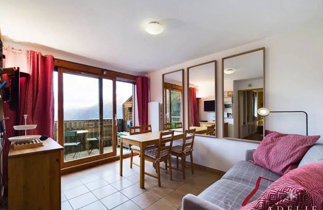 Chalet Les Eucherts - Tastefully decorated apartment with free WiFi