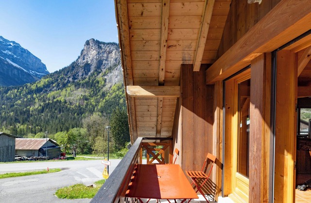 Chalet 'Les Salamanes - 6-7 Pers' con vistas a la montaña, balcón y Wi-Fi