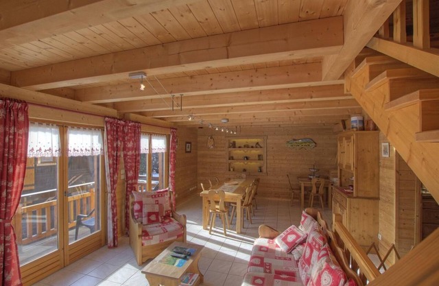 Chalet 'Makaau - Praz De Lys' con vistas a la montaña, terraza privada y Wi-Fi