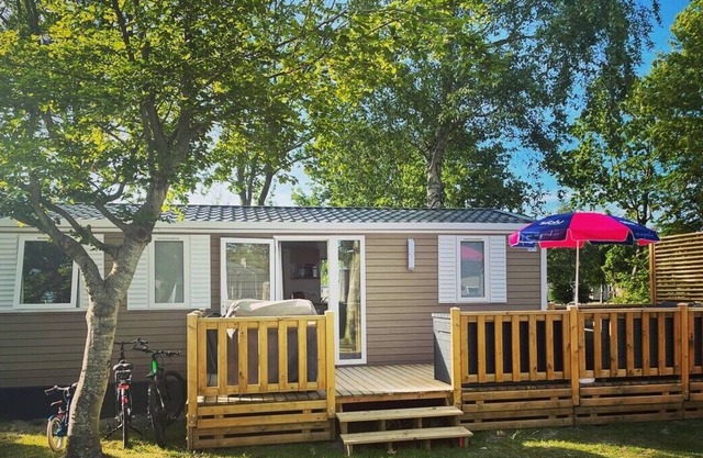 Chalet met 3 Slaapkamers en Vaatwasser op Camping Lauwersoog
