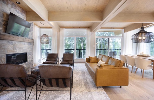 Le Charlo | Chalet Mid-Century |bord du Lac Joseph