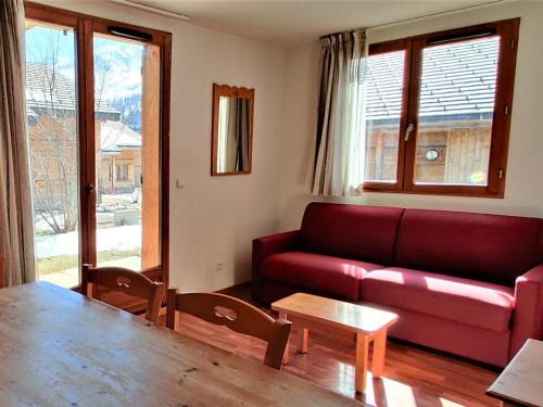 Chalet mitoyen duplex 3 pièces, 6 pers, Résidence Le Hameau du Puy, piscine, proche pistes - FR-1-504-448