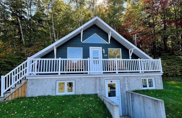 Chalet nestled by the Mont Lac-Vert