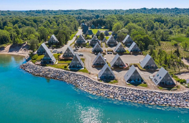 Chalet on the Lake 58 w/ Beach Access, Pools, Sport Courts, Fishing Pond & more!