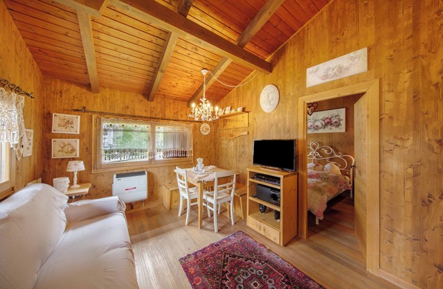 Chalet 'Orserose I Ciodi' con vistas a la montaña, terraza compartida y Wi-Fi