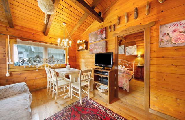 Chalet 'Orserose I Scarpet' con vistas a la montaña, terraza compartida y Wi-Fi