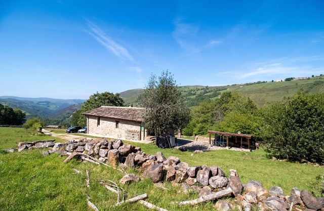 Chalet 'Pasiega El Ojal' con vistas a la montaña, terraza privada y Wi-Fi