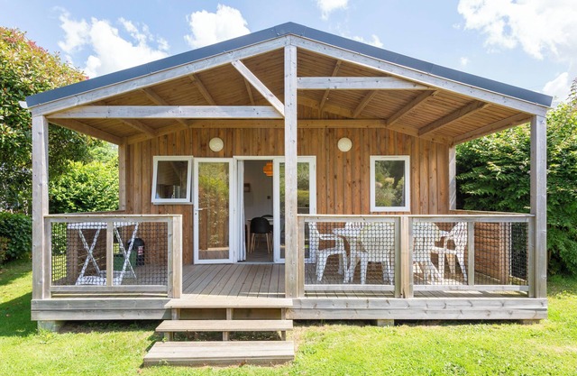 Chalet 'Sésame À 5min Des Plages' con piscina compartida, terraza privada y jardín privado