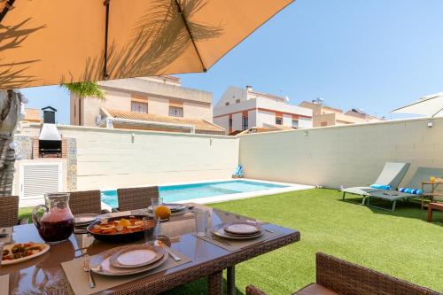 Chalet Seville, Pool, Parking