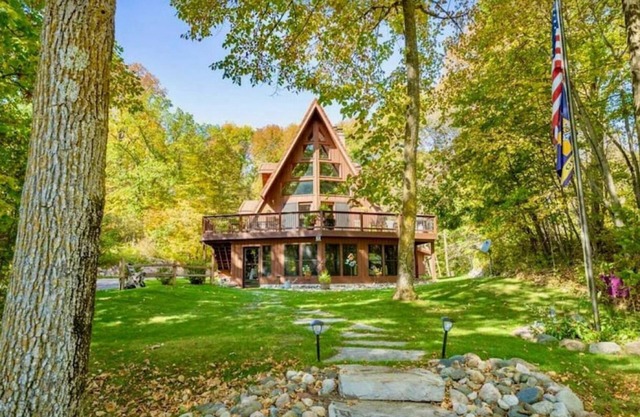 Chalet-Style Architectural Home on Star Lake - Crosslake