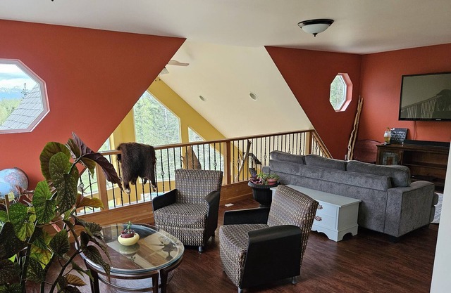 Chalet style home, Mountain views, 10 acres, hiking, glaciers, in Palmer Alaska.