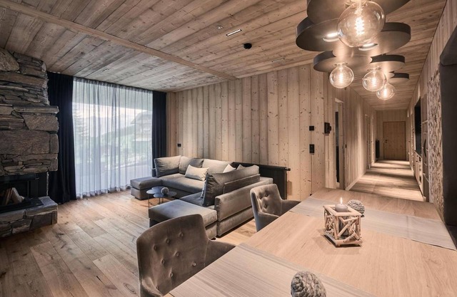 Chalet 'Tenne Chalet' con vistas a la montaña, piscina compartida y Wi-Fi