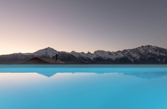 Chalet V with lift, heated pool and breathtaking views